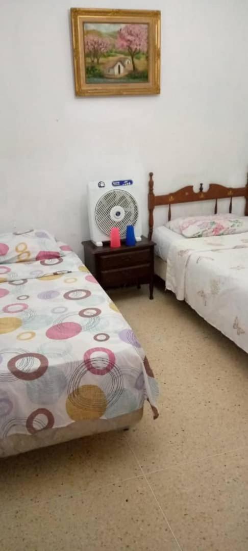 Candida Caracas Bagian luar foto