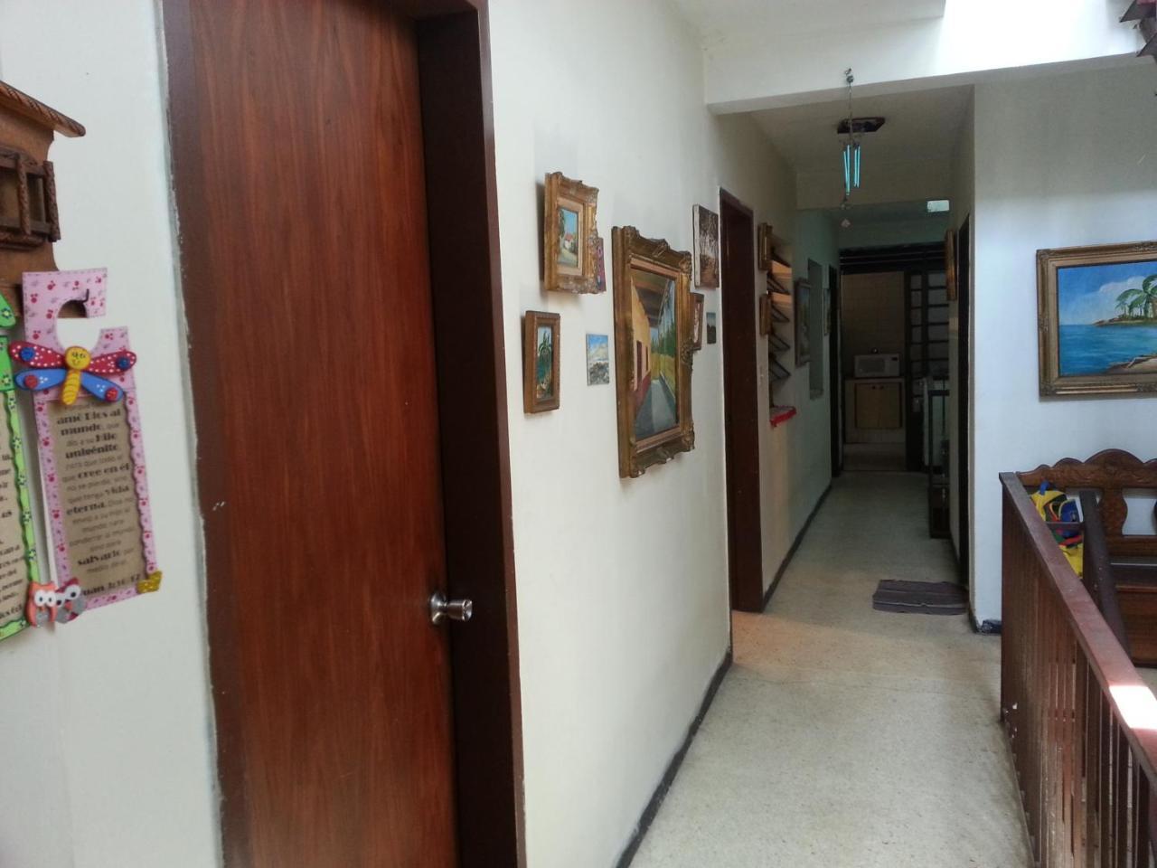 Candida Caracas Bagian luar foto